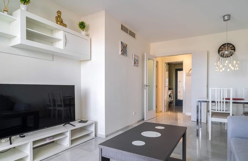 Almerimar Apartamento | Look forward to an unforgettable time with the family in this beautiful vacation home with pool acce
