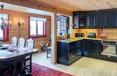 Bjorli Casa | Look forward to this comfortable vacation home with outdoor jacuzzi and sauna.