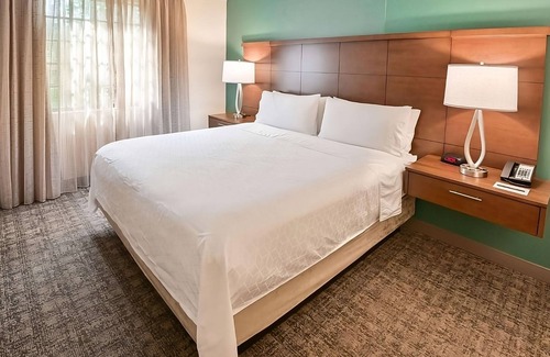 Plantation Complejo | Look No Further! 3 Spacious Suites w/ Full Kitchen, Outdoor Pool, Free Breakfast