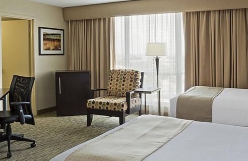 Miami Springs Hotel | Look No Further! 3 Classy Units, On-site Pool, Short Drive to Marlins Park!