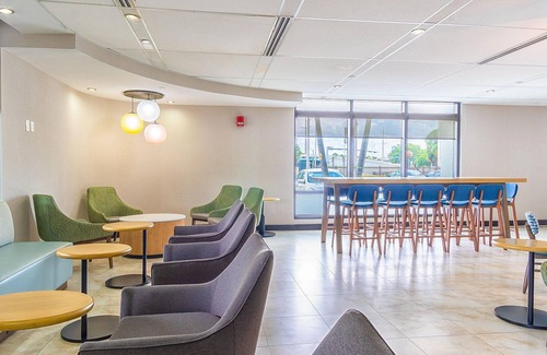 Miami Springs Hotel | Look No Further! 3 Classy Units, On-site Pool, Short Drive to Marlins Park!