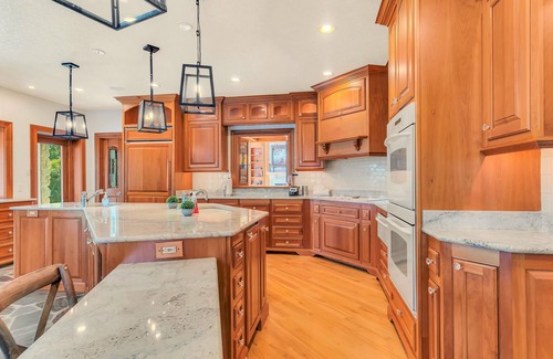 Blue Eye Casa | Look no further for your own private oasis on Table Rock Lake!