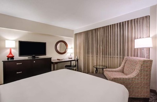 Buford Highway Casa | Best Value, Quality Stay! Outdoor Swimming Pool, Free Parking!