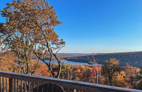 Lake Harmony Estates Chalet De Esquí | Look Out Lodge, Near JFBB & Jim Thorpe with Spectacular Lake and Mountain Views!