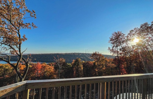 Lake Harmony Estates Chalet De Esquí | Look Out Lodge, Near JFBB & Jim Thorpe with Spectacular Lake and Mountain Views!
