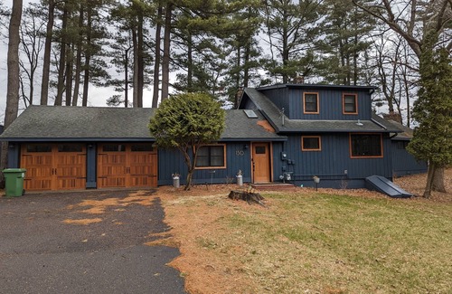 Balsam Lake Cabina | Looking for a Lake getaway? Come stay at Balsam Bliss!