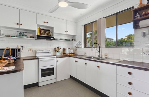 Woolgoolga Apartamento | Looking for a romantic beach getaway? Somewhere you can enjoy beautiful beach scenery and each othe