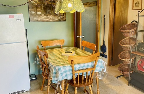 Leeds and the Thousand Islands Cabina | Lookout 1 Cabin on Charleston Lake