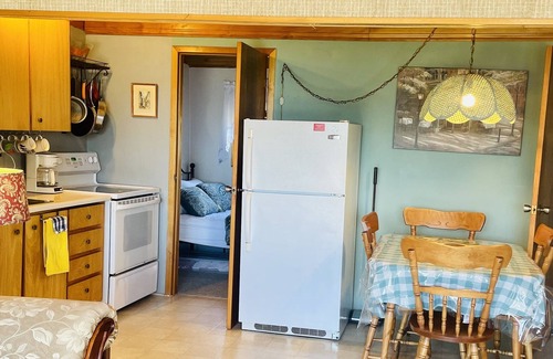 Leeds and the Thousand Islands Cabina | Lookout 1 Cabin on Charleston Lake