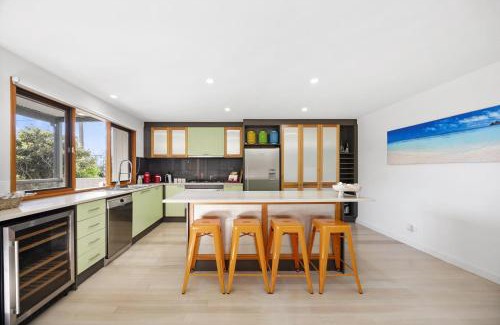 McCrae Casa | Lookout and Sea - Beachfront Bliss in McCrae