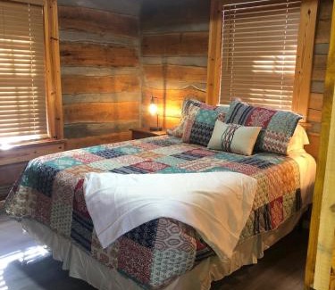 Trenton Casa | Lookout Mtn cabin with a view