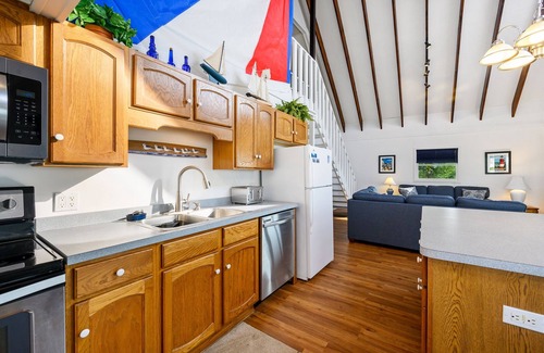 Chincoteague Casa | Lookout on Main - Your Waterfront Wonderland!