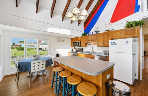 Chincoteague Casa | Lookout on Main - Your Waterfront Wonderland!