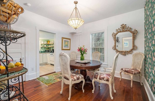 Melbourne Casa | Lookout · Relaxing 2/1 Oasis near River · 9 min to Beach