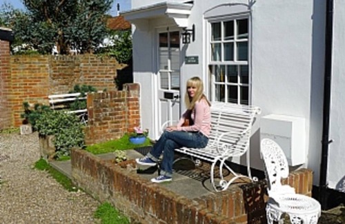 Southwold Cabaña | Loom Cottage, SouthWold Central, Se aceptan mascotas y estacionamiento (para 4, 2 habitaciones)