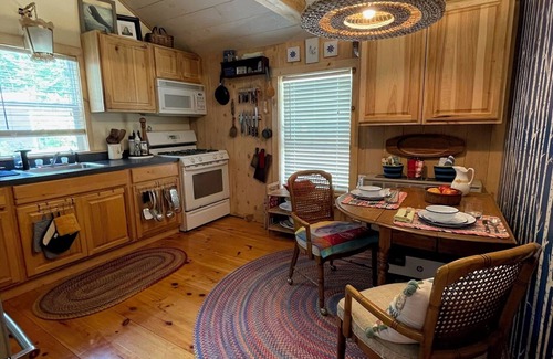 Raymond Cabaña | Loon Call Cottage DIRECTLY ACROSS from Little Sebago Lake With Easy Water Access