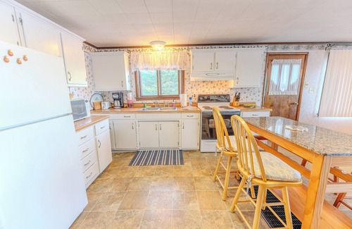 Michigamme Casa | Loon's Cove: Just listed! A Peaceful Autumn Lakeside Retreat
