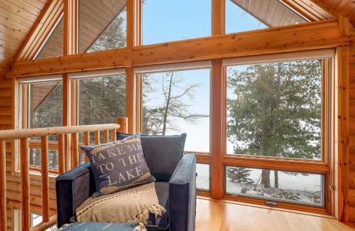 Grand Rapids Casa | Loon Star Lodge - Three Bedroom Log Home