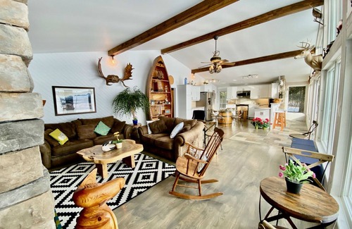 Selwyn Casa | Loon Talk Cottage en Clear Lake