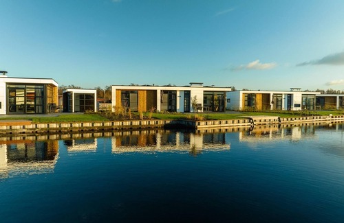 Loosdrecht Casa | House With Three Bathrooms, on a Holiday Park