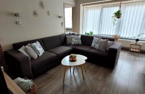 Sint-Idesbald Apartamento | LoraJoja appartement à 400m de la mer, parking privatif, 3 chambres
