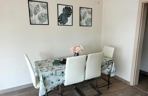 Sint-Idesbald Apartamento | LoraJoja appartement à 400m de la mer, parking privatif, 3 chambres
