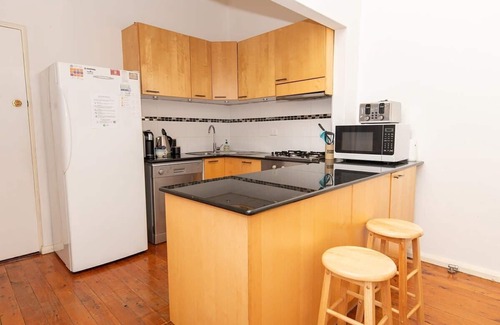 Orange Casa | Lords Cottage | Charming CBD Home, Pet Friendly