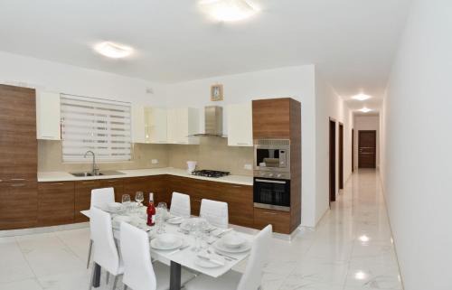 Marsaxlokk Apartamento | Lorenza Letting Apartment