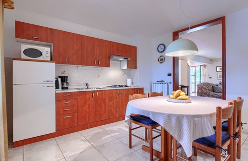 Vinkuran Apartamento | Lorenzin by Interhome