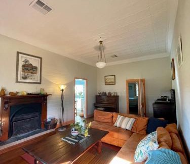 Brookfield Casa | Loretta- a rustic country cottage