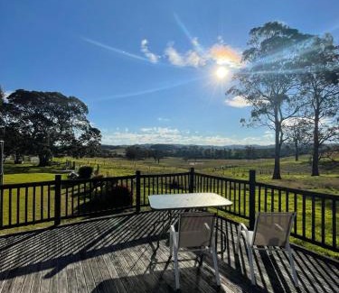 Brookfield Casa | Loretta- a rustic country cottage