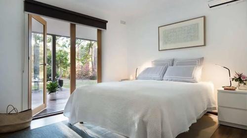 Wheatsheaf Casa | Lorien - Retreat + Outdoor Bathtub + Pets Welcome