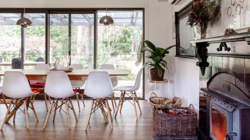 Wheatsheaf Casa | Lorien - Retreat + Outdoor Bathtub + Pets Welcome