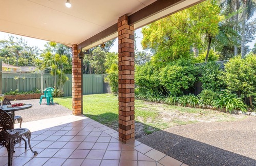 Shoal Bay Apartamento | Lorikeet Retreat, 2/117 Tomaree Rd - Pet Friendly, Air Conditioned Holiday House