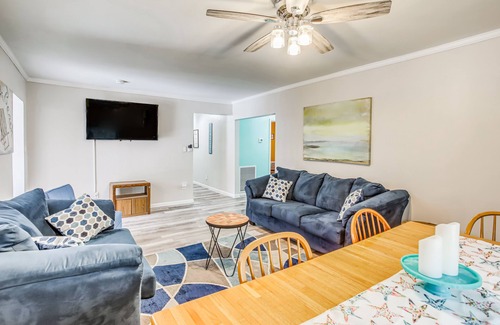 Loris Casa | Loris Vacation Home w/ Yard & Grill Near Golfing