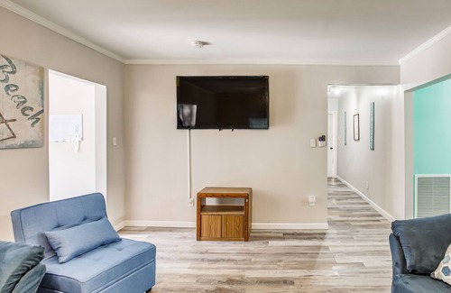 Loris Casa | Loris Vacation Home w/ Yard & Grill Near Golfing