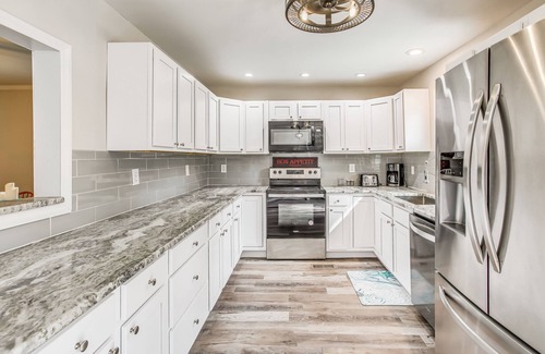 Loris Casa | Loris Vacation Home w/ Yard & Grill Near Golfing