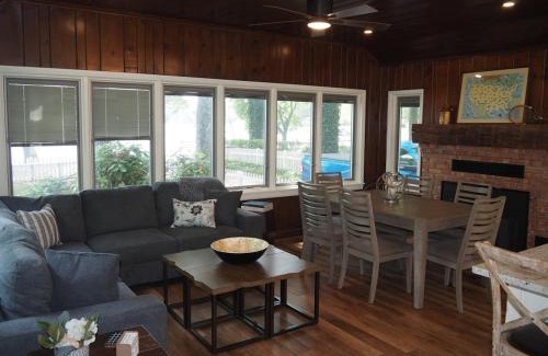 Sister Lakes Casa | Lorlee - A Large And Luxurious Lakefront Cottage!
