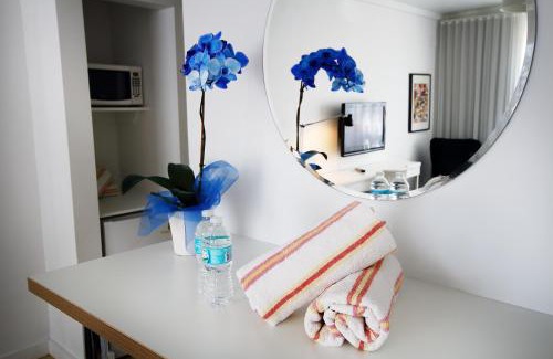 Mid Beach Hotel | Lorraine Hotel