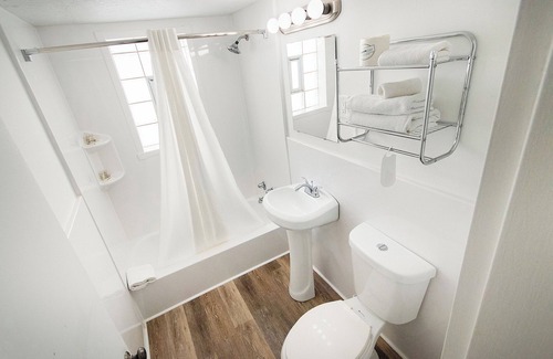 Mid Beach Hotel | Lorraine Hotel