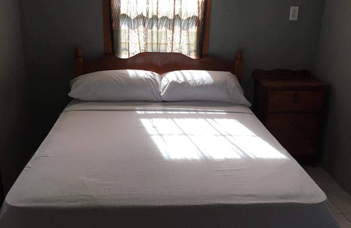 Cayo Corker Casa | Lorraine's Guest House
