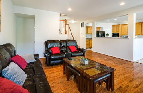 Lorton Casa | Lorton Vacation Rental 21 Mi to Washington, DC!