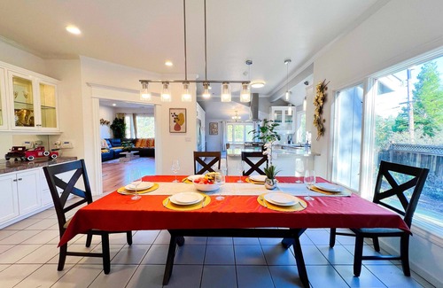 Los Altos Hills Casa | Los Altos Hills Retreat Near Stanford w/ Pool, KTV, Hot Tub & Game Room