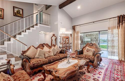 Hacienda Heights Casa | Los Angeles - Centrally located between Disneyland Universal Studios Beverly Hills and Downtown LA Most ideal city to stay with stunning views and heated pool