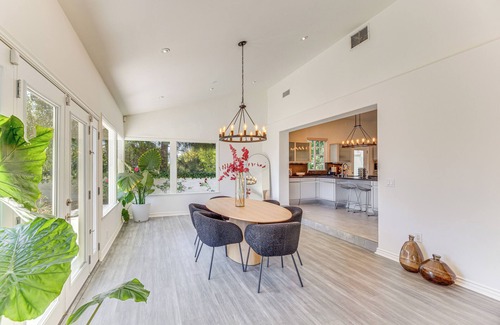 Bel Air Casa | Los Angeles Home w/ Private Pool, Mtn & Lake View!