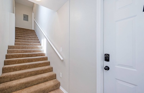 Mid-Wilshire Casa | Los Angeles Miracle Mile District Retreat