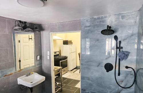 Pico - Robertson Hostal | Los Angeles Zen Home