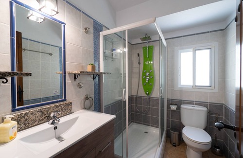 Vélez-Málaga Cabaña | PISCINA PRIVADA SEMI-CLIMATIZADA, CERCA DE PLAYA, WIFI, VISTAS AL MAR, A.C.