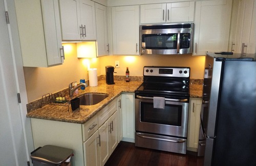 Los Gatos Casa | Los Gatos Retreat in SF Bayarea Independent furnished 1 bed/ 1 bath for 3 guests