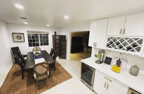Los Olivos Casa | Los Olivos Stunner! Walk downtown, cowboy pool, hot tub, fire pit